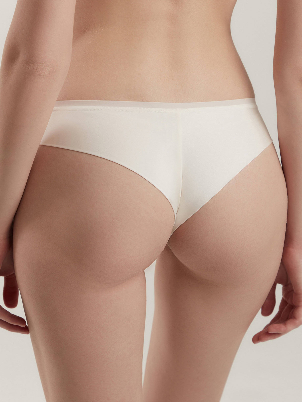 Panties Conte Day By Day RP6115 - Thong with a low waistline - A-1 Thread Vault