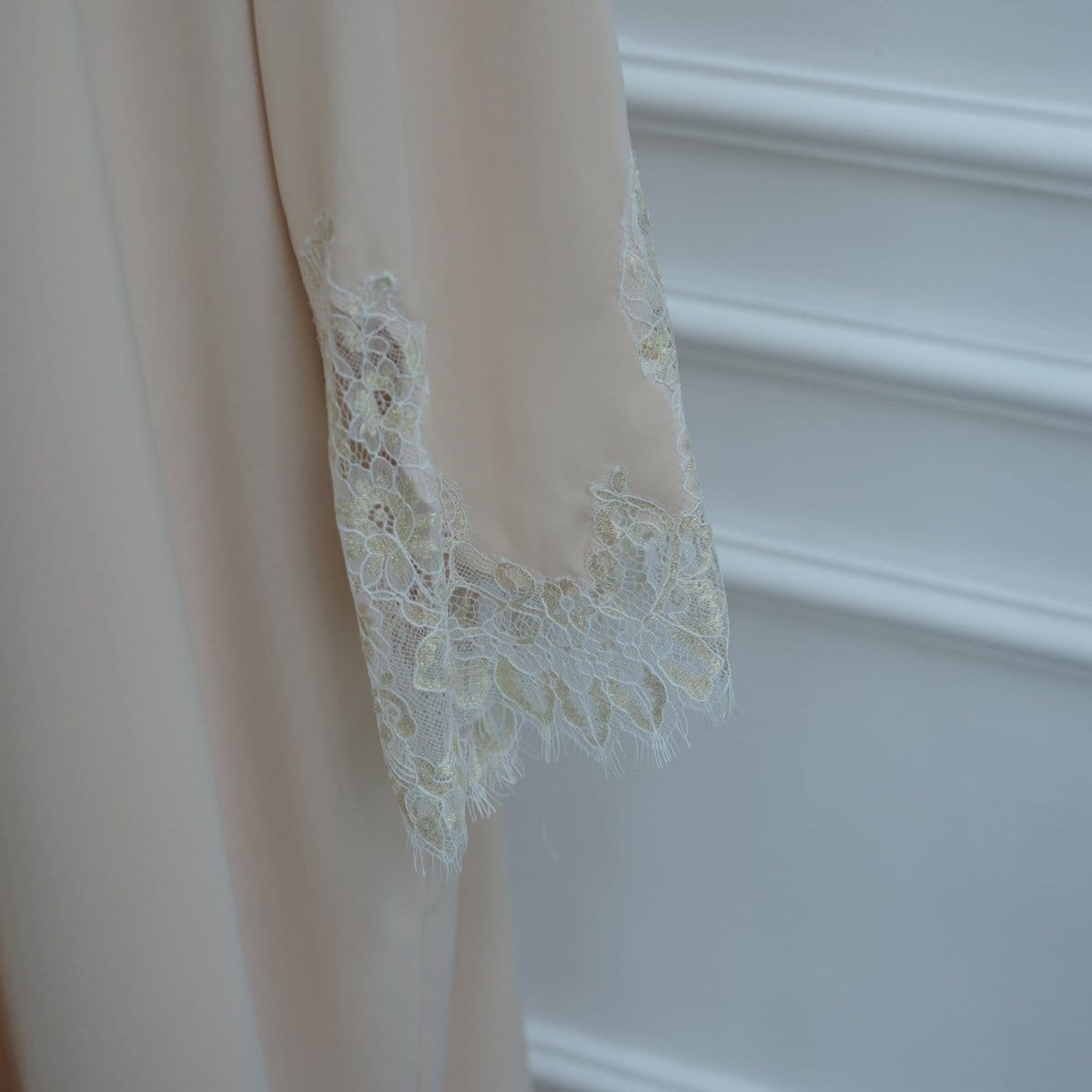 Lace-Panel Flared-Sleeve Open Abaya with Pockets(MOA332) - A-1 Thread Vault