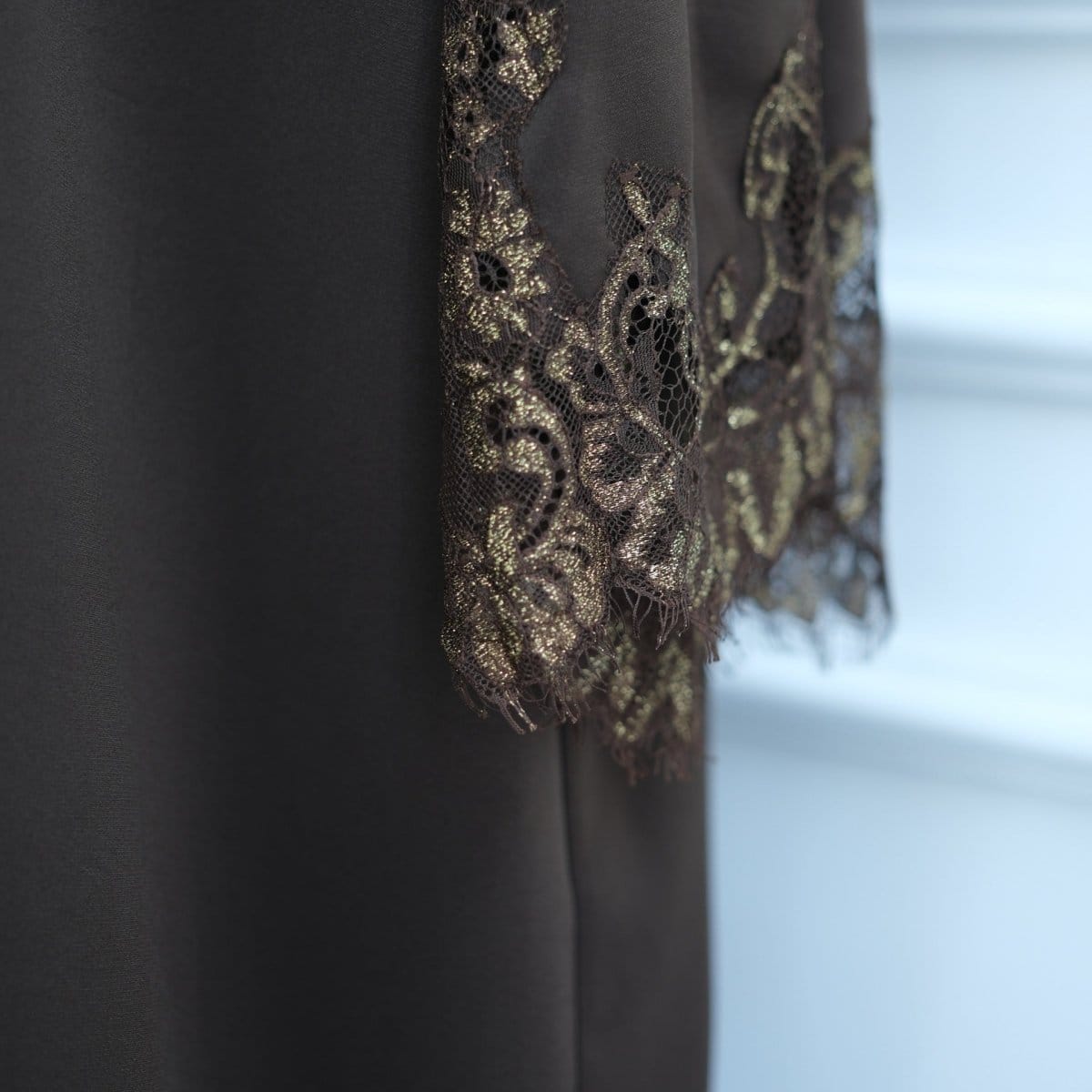 Lace-Panel Flared-Sleeve Open Abaya with Pockets(MOA332) - A-1 Thread Vault