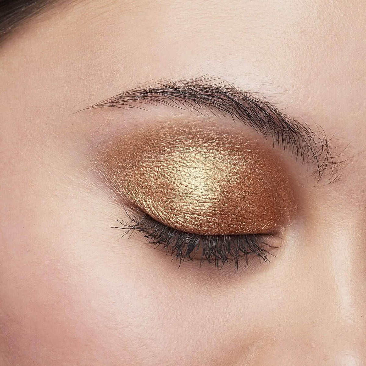 L'Oreal Paris Brilliant Eyes Shimmer Liquid Eye Shadow - A-1 Thread Vault
