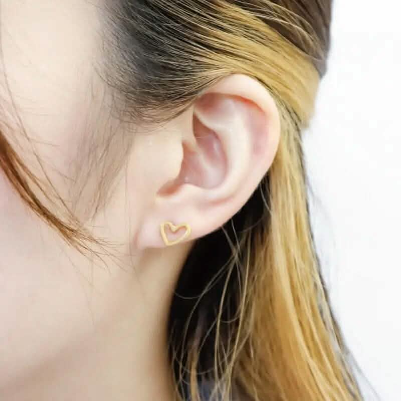 Love Stud Alloy Heart Earrings - A-1 Thread Vault