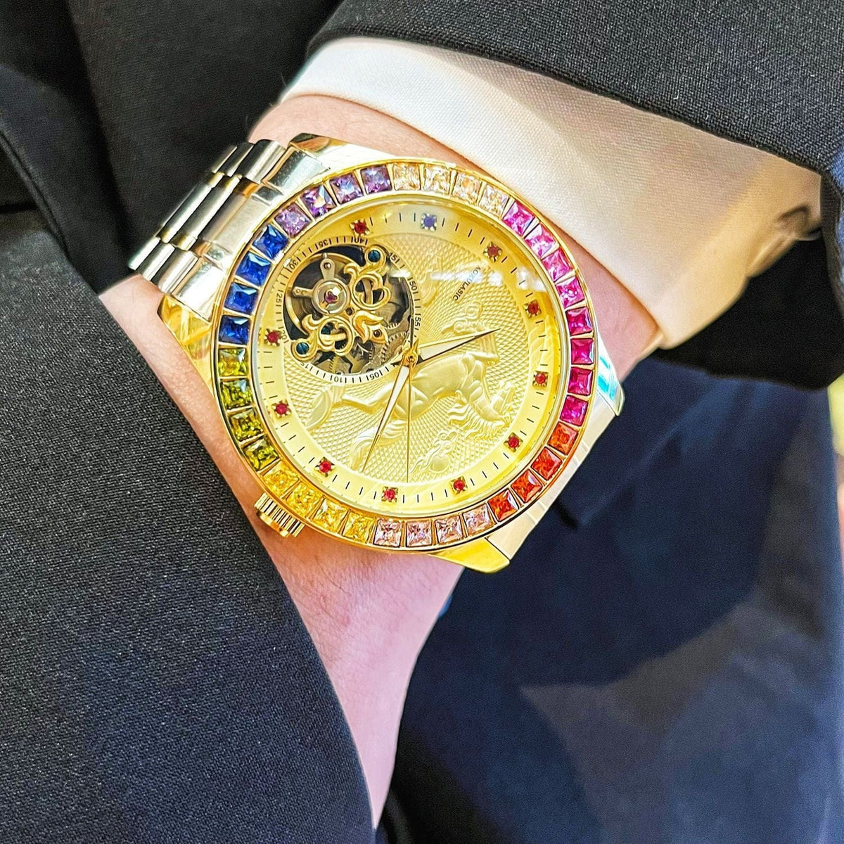 Mens Fully Automatic Mechanical Watch With A Large Flywheel - A-1 Thread Vault