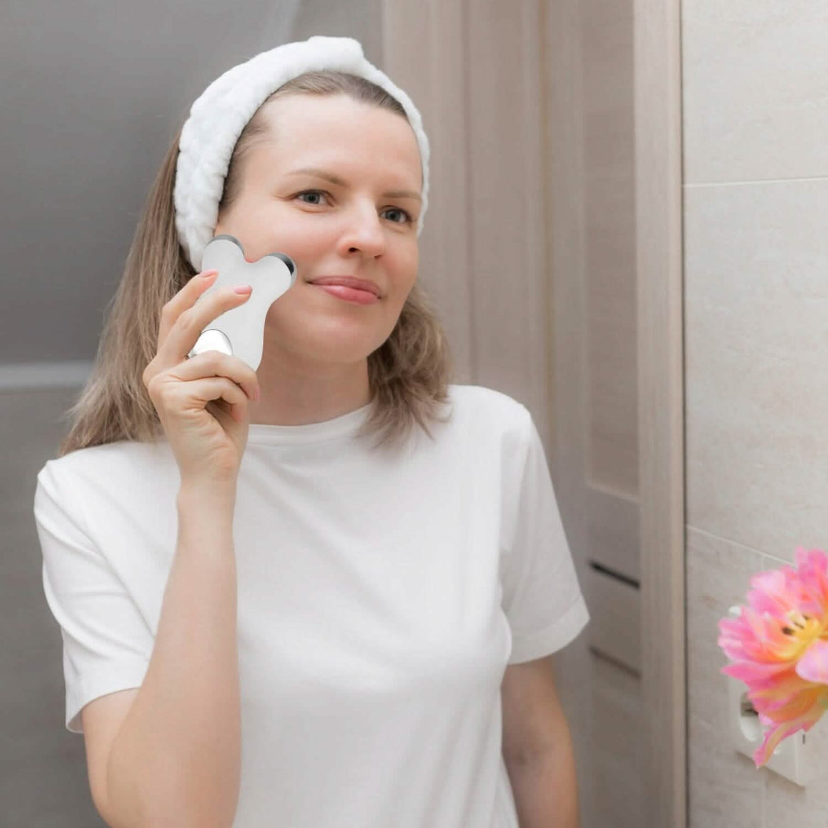 Micro-Current Face Massager Rechargeable Roller with 5 Gears - A-1 Thread Vault