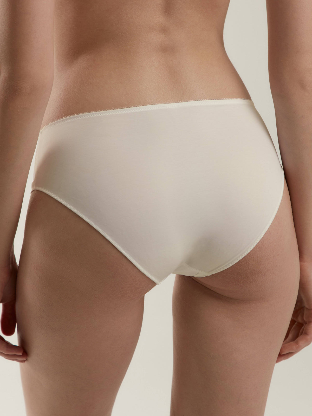 Panties Conte Naturel RP3109 - Slip With a Medium Waistline - A-1 Thread Vault