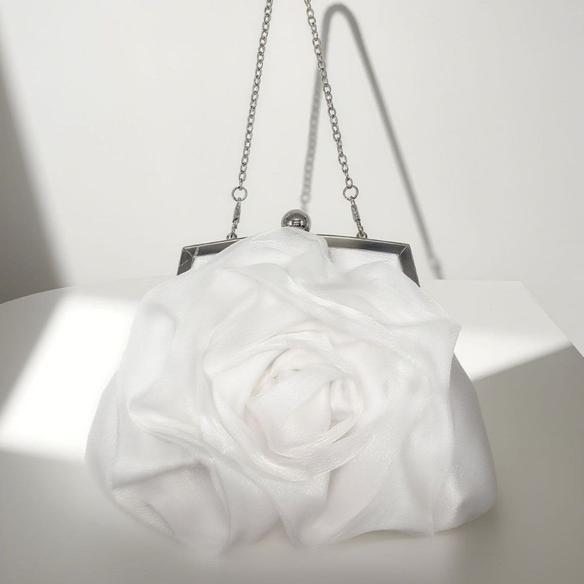 Rosette Cloud Clutch(MAC373) - A-1 Thread Vault