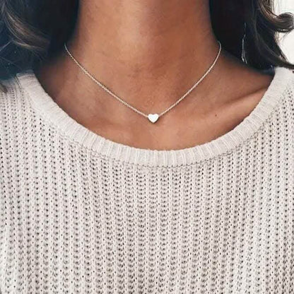 Simple Exquisite Heart-Shaped Pendant Alloy Necklace - A-1 Thread Vault