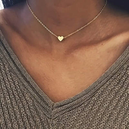 Simple Exquisite Heart-Shaped Pendant Alloy Necklace - A-1 Thread Vault