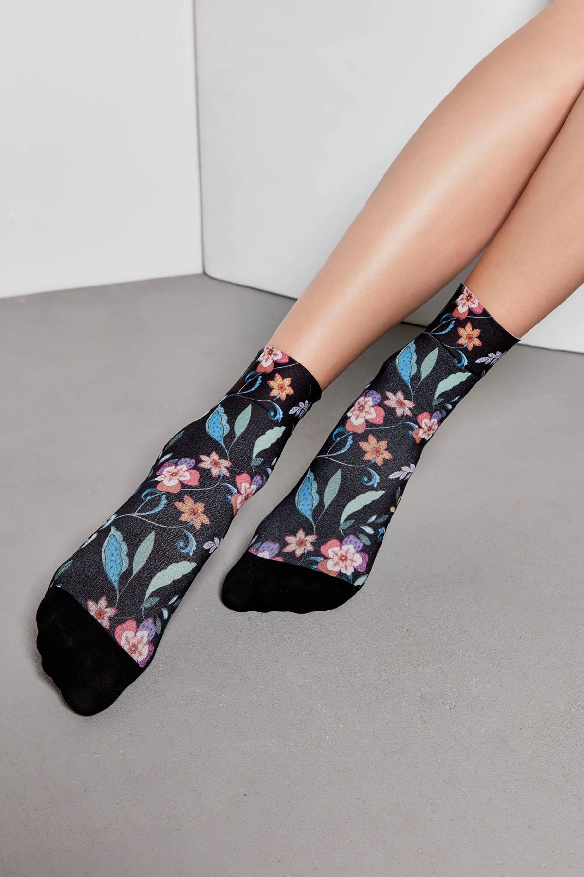 Socks Conte Fantasy 905 - Flowers - A-1 Thread Vault