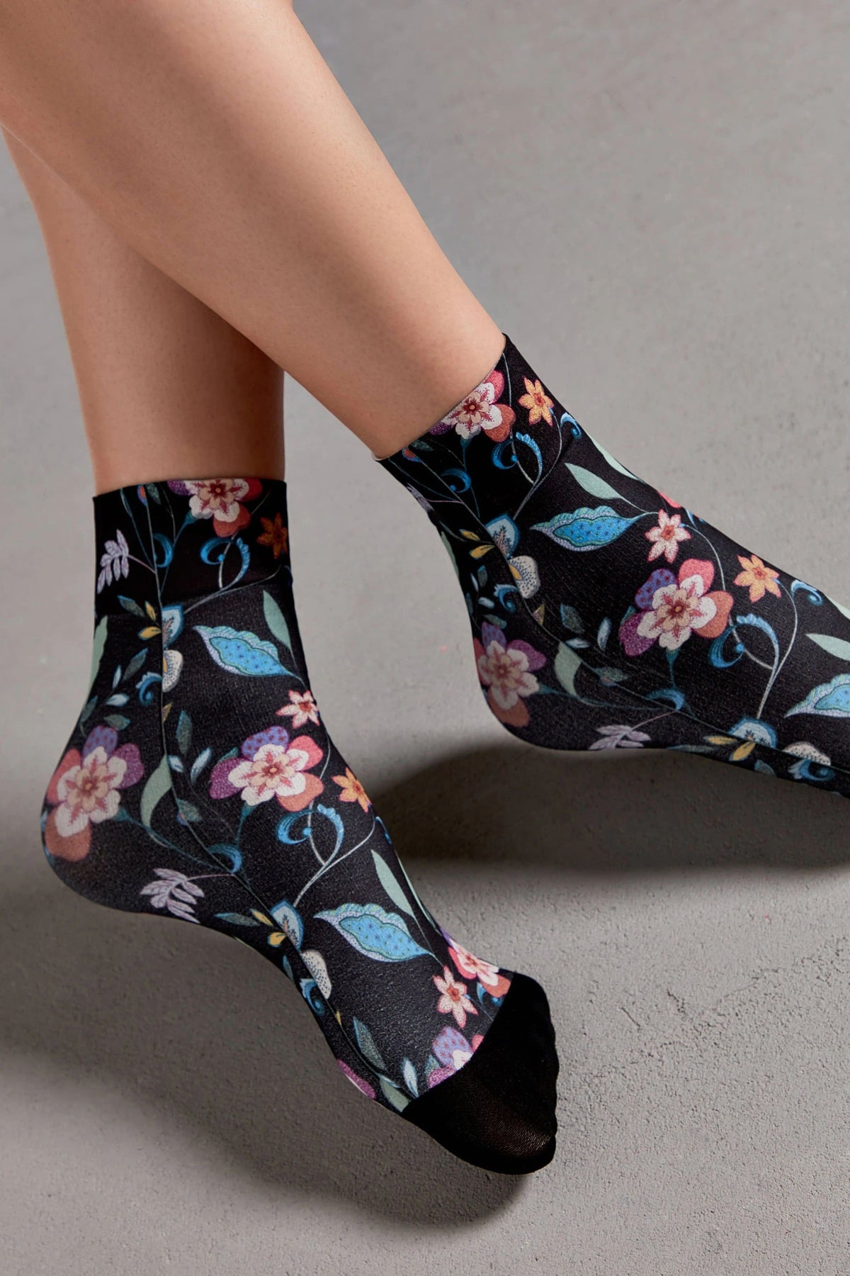 Socks Conte Fantasy 905 - Flowers - A-1 Thread Vault