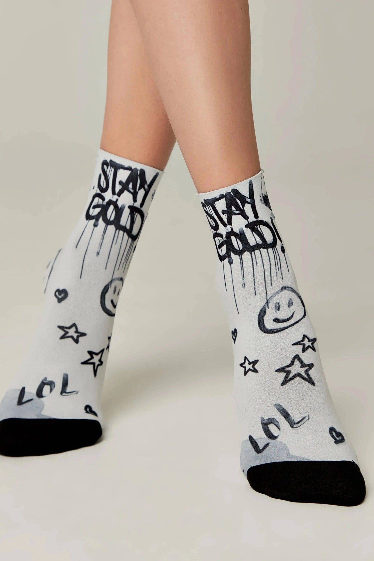 Socks Conte Fantasy 906 - "Stay" Pattern - A-1 Thread Vault