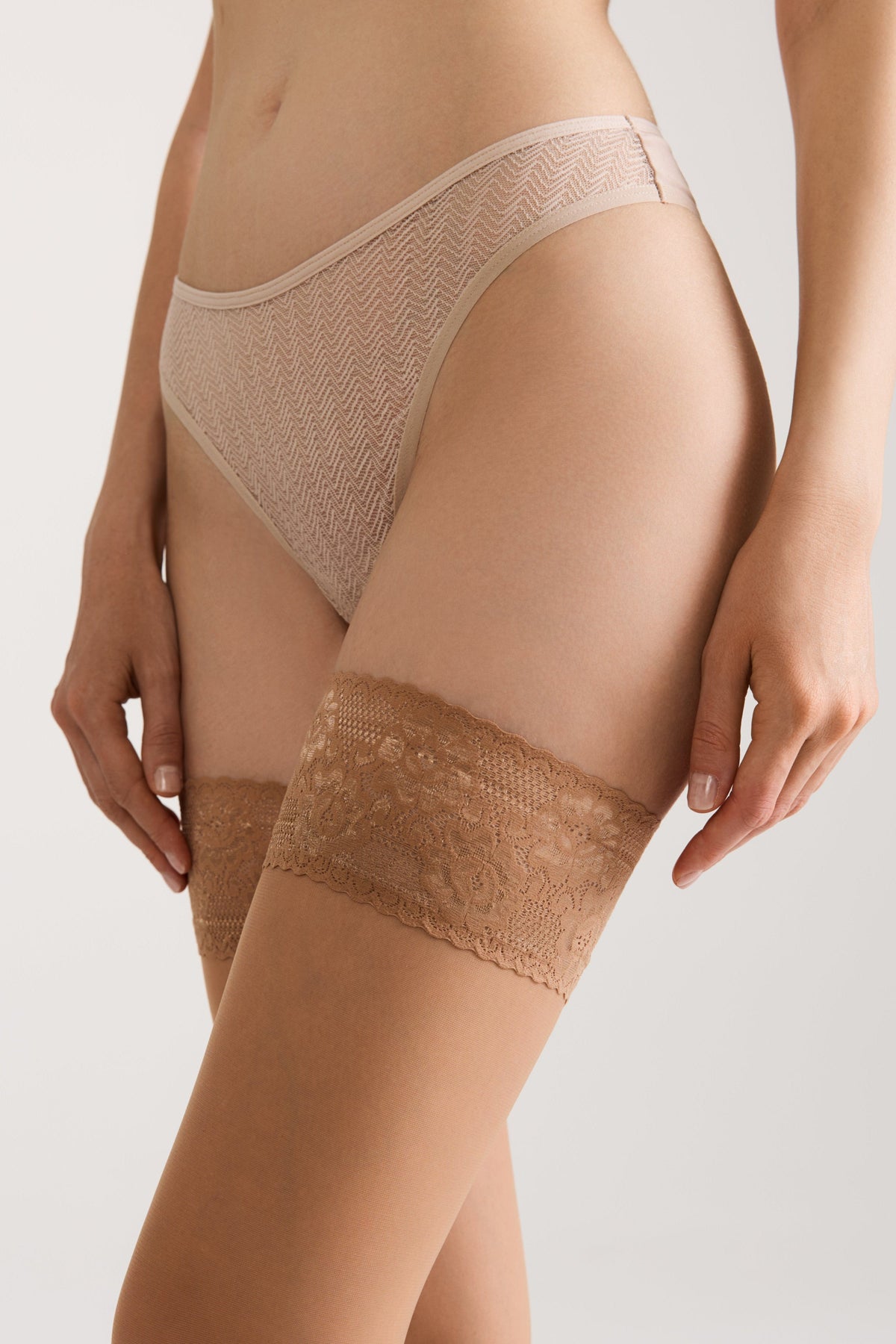 Stockings Conte Class 12 Den - Silicone Lace Top - A-1 Thread Vault