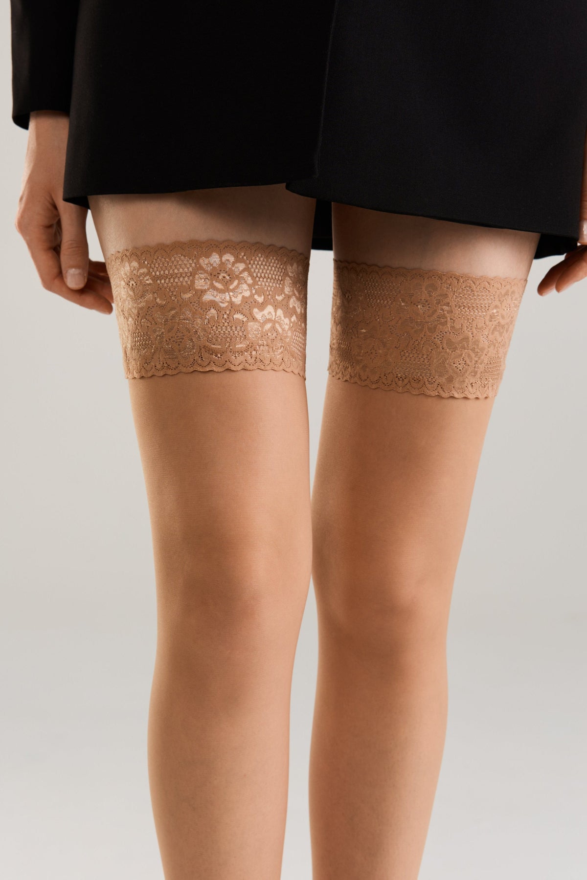 Stockings Conte Class 40 Den - Silicone Lace Top - A-1 Thread Vault