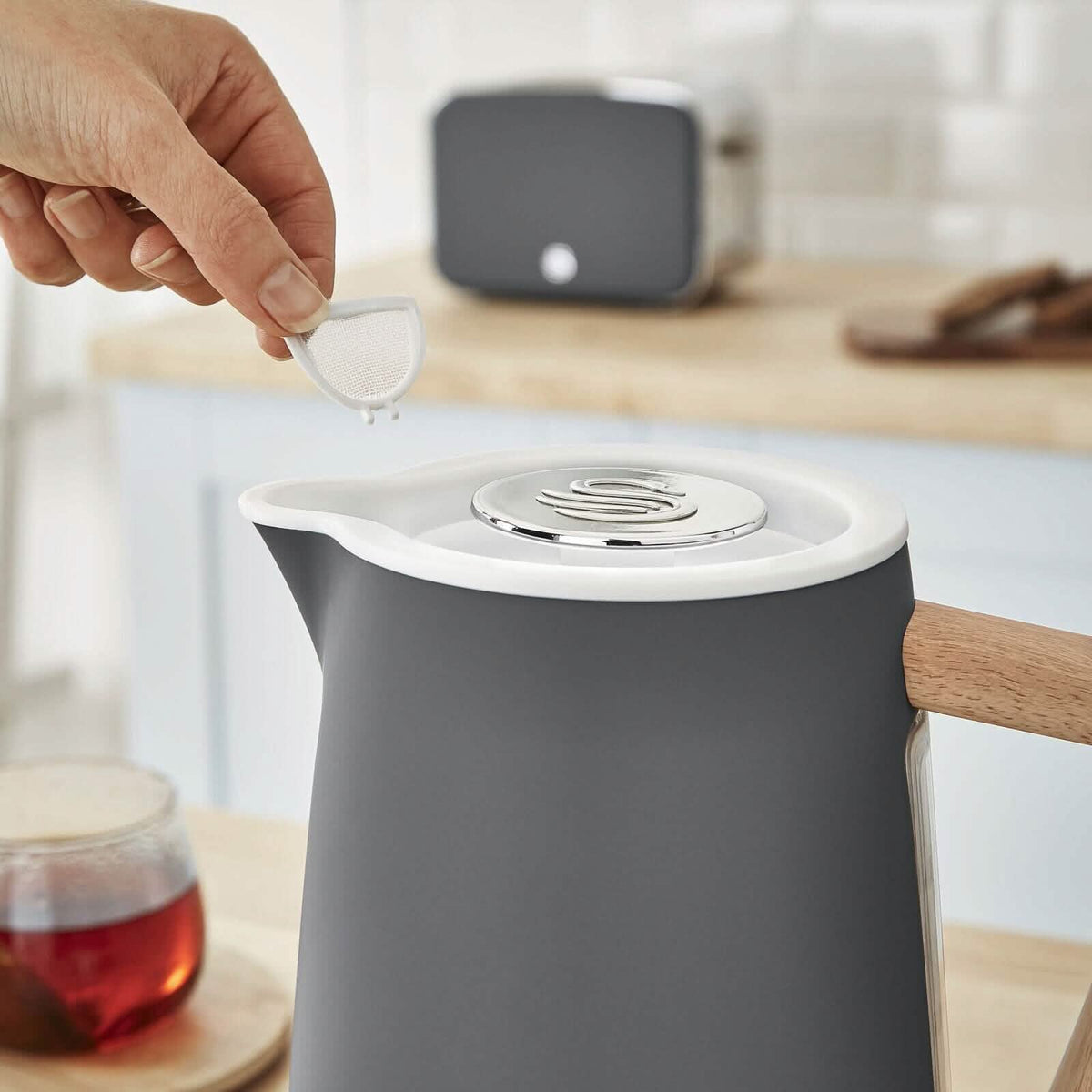 Swan Nordic 1.7L Cordless Kettle - A-1 Thread Vault