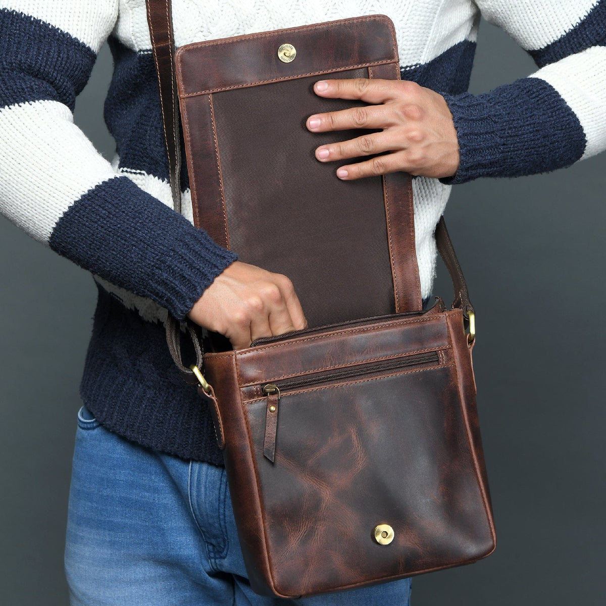 The Barton Crossbody - A-1 Thread Vault