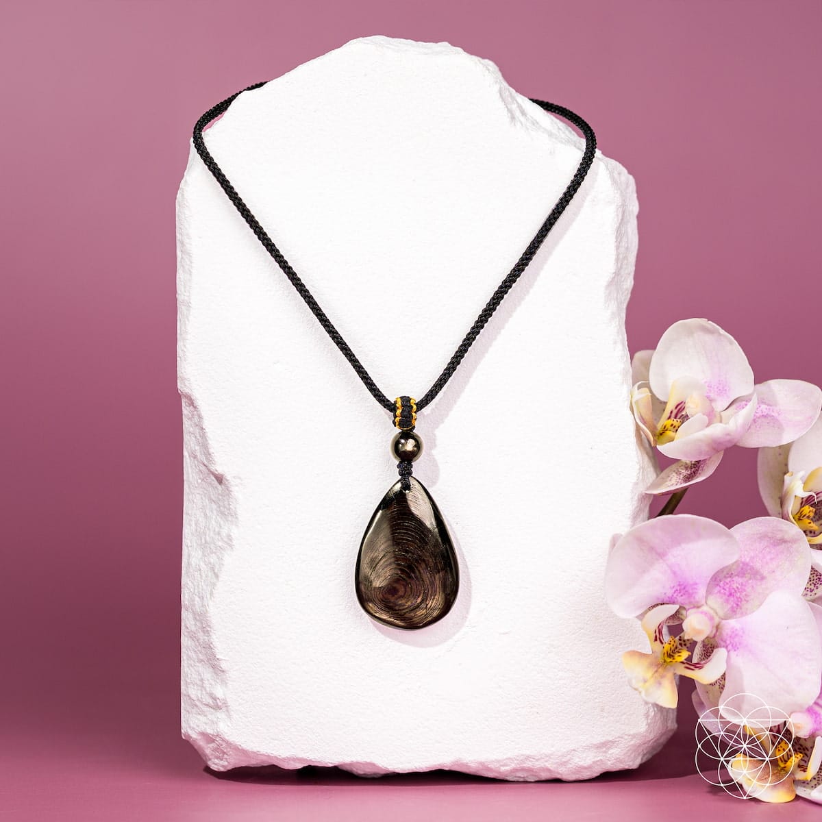 The Hypersthene Millionaire Manifestation Pendant - A-1 Thread Vault