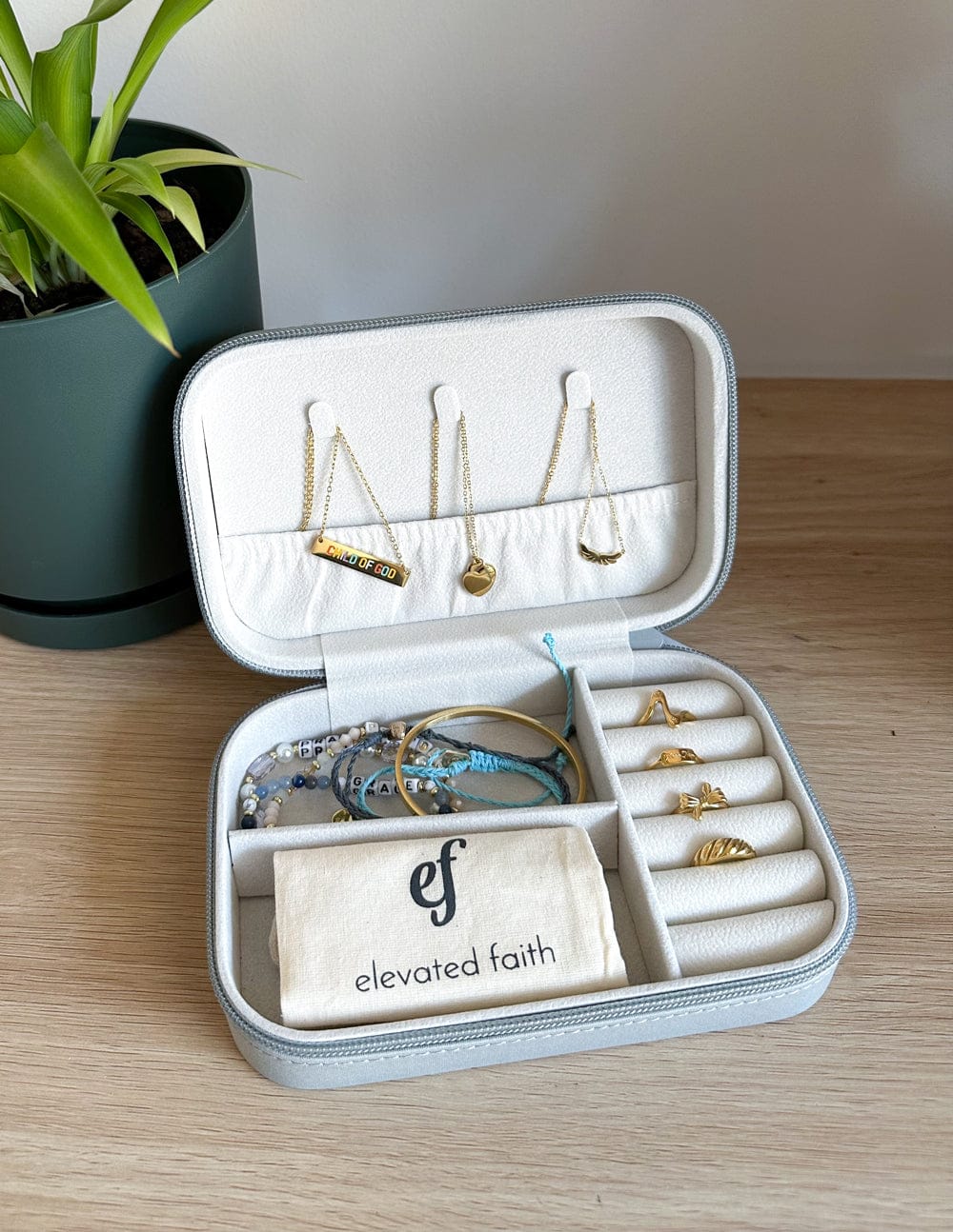 The Jewelry Travel Case - A-1 Thread Vault