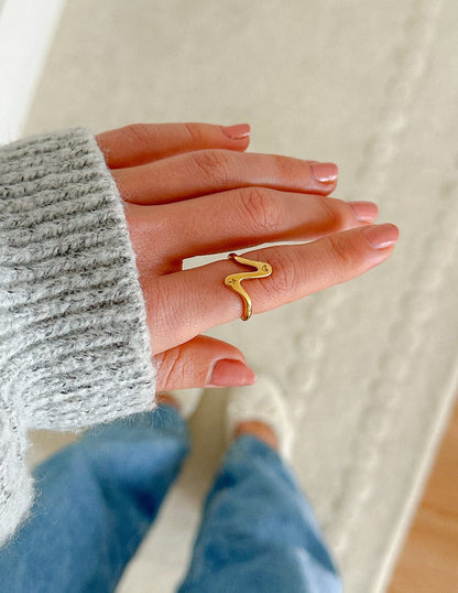 Wavy Heart Ring - A-1 Thread Vault