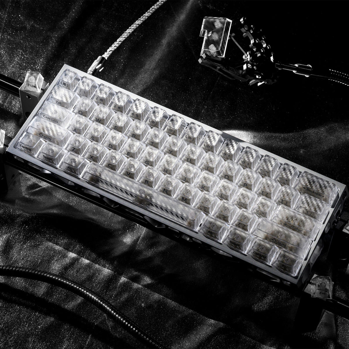 XVX Carbon Fiber Textured Cherry Profile PC Keycap Set - A-1 Thread Vault