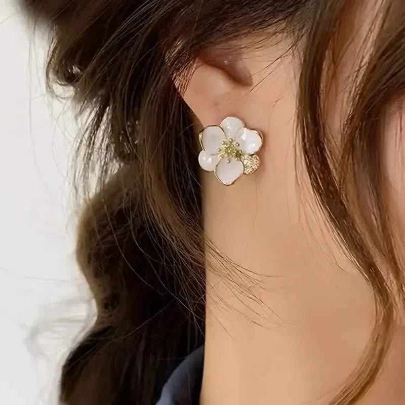 Zinc Alloy Pretty Sweet Flower Design Stud Earrings - A-1 Thread Vault